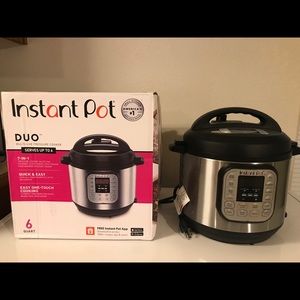 INSTANT POT DUO 6 QT PRESSURE COOKER 7-in-1